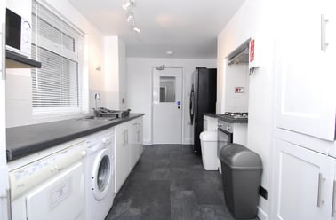 Clifton Place, Greenbank, Plymouth - Image 3